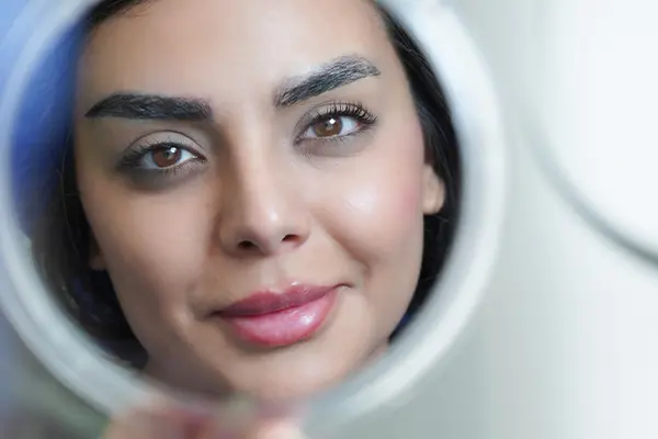 ماندگاری و طول عمر کاشت ابرو